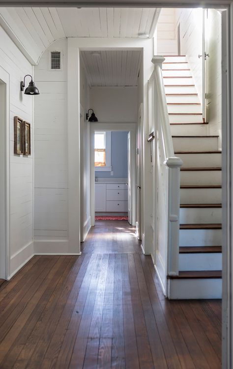 1920 Living Room, 1920 Farmhouse, 1920s Farmhouse, 1920 House, Farmhouse Staircase, Old Country Houses, Old Home Remodel, House Staircase, 1920s House