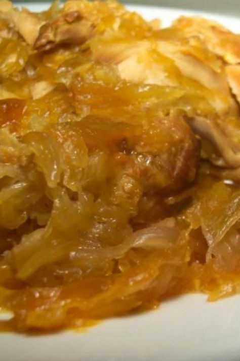 Crockpot Chicken and Kraut Shabby Chic Rugs, Sauerkraut Recipe, Chicken Melts, Carmelized Onions, Sauerkraut Recipes, Healthy Chicken Dinner, Clean Cooking, Delicious Chicken, Crock Pot Cooking