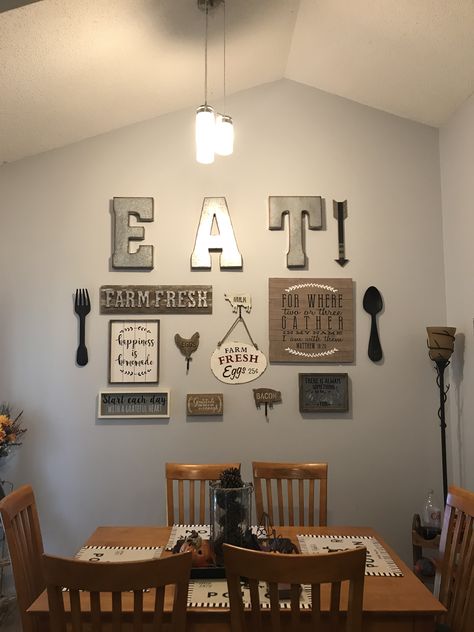 Dining Room Wall Collage, Dining Room Wall Designs, Diy Dining Room Wall Decor, Diy Dining Room Wall, Dining Area Wall Decor Ideas, Wall Art Dining Room Ideas, Farmhouse Wall Decor Kitchen, Room Wall Decor Diy, Dining Room Rustic