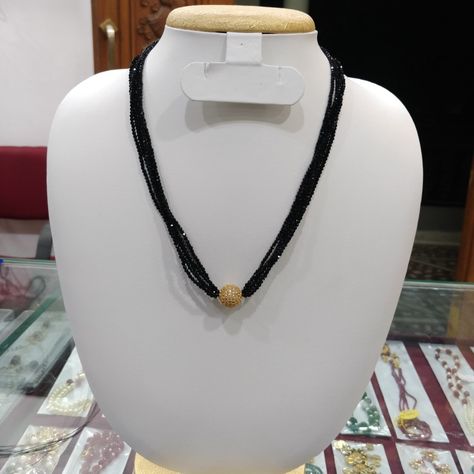 Fashion Jewelry Necklaces Gold, Black Beats, Black Beads Mangalsutra Design, Fancy Jewelry Necklace, Pearl Jewelry Design, Gold Mangalsutra Designs, Pearl Necklace Designs, Jewelry Set Design, Beaded Necklace Designs