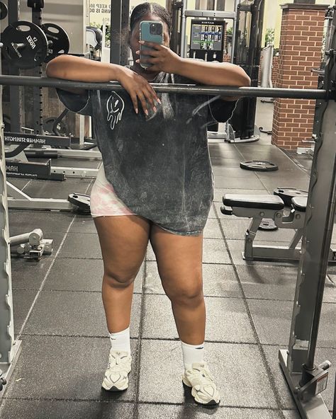 She's a gym girlie…😜 #2024goals #healthyandthick Plus Size Gym Aesthetic Girl, Plus Size Gym Girl, Plus Size Fitness Aesthetic, Workout Aesthetic Black Women, Black Gym Girl, Victorian Core, Gym Girl Outfits, Gym Girlies Aesthetic, Gym Plus Size