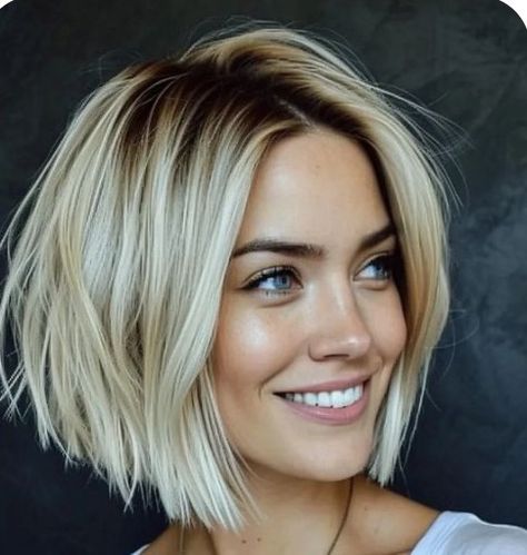 Types Of Bob Haircut, Trendy Blonde Hair Short, Bob 2024 Trends, Chin Length Haircuts For Fine Hair, Hairstyles 2024 Trends Women, Longbob Hair, Trendy Bob, Blonde Bob Hairstyles, Chin Length Hair