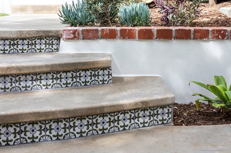 Patio Tile Ideas, Decorative Pool Tiles, Tropical Tile, Landscape Ideas Front Yard Curb Appeal, Patio Edging, European Tiles, Tile Steps, Garden Wall Designs, Tiles Designs