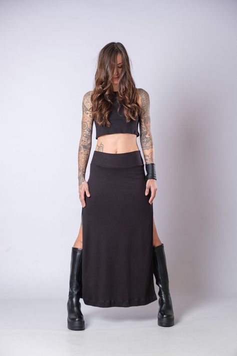 Check out this item in my Etsy shop https://www.etsy.com/listing/1363186009/new-high-waisted-split-thigh-skirtmaxi Maxi Skirt Outfit Ideas, Split Skirt Outfit, Thigh Skirt, High Split Dress, Split Hem Skirt, Lace Tube Top, Skirt Elegant, Pretty Skirts, High Waisted Maxi Skirt