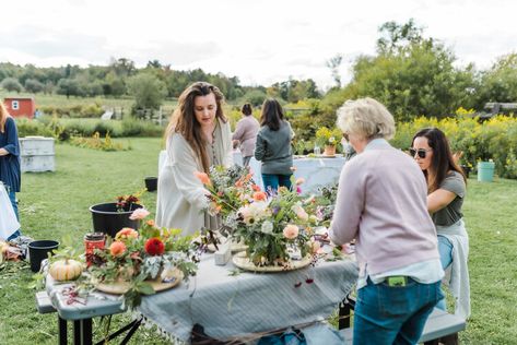 The Beginner’s Guide to Hosting a Floral Design Workshop Flower Arrangement Workshop, Flower Workshop, Arrange Flowers, Design Workshop, Flower School, Flower Business, Group Events, Flower Farmer, Fresh Flower