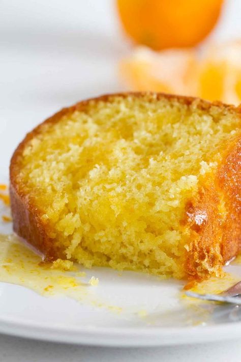 Moist and delicious, this Orange Glazed Bundt Cake starts with an easy citrus bundt cake that is covered in a sticky, sweet orange glaze. This cake is always a hit! Glazed Bundt Cake, Pineapple Juice Cake, Pineapple Dessert, Orange Bundt Cake, Tropical Desserts, Lemon Bundt Cake, Orange Glaze, Vegetarian Cake, Mix Recipes