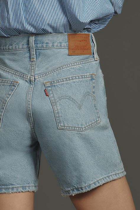 Levis Jeans Shorts, Levis Shorts 501, Levis Shorts, Levi Jean Shorts, Mid Thigh Shorts, Outfit Invierno, Levi's 501, Blue Jean Shorts, Levi Shorts