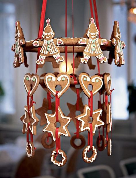 Gingerbread Decorations, Traditional Christmas Decorations, Swedish Christmas, Christmas Gingerbread House, Noel Christmas, Scandinavian Christmas, Christmas Gingerbread, Christmas Joy, Christmas Inspiration