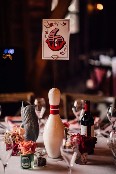 Fun bowling pin wedding table centrepiece with table number sign Bowling Rehearsal Dinner, Retro Bowling Party, Bowling Wedding Reception, Bowling Alley Wedding Reception, Bowling Alley Wedding, Bowling Decorations, Fairground Wedding, Bowling Wedding, Dancing Queen Party