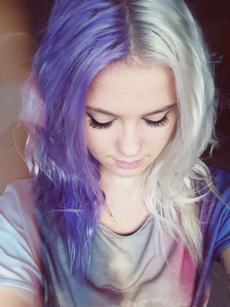 Half purple half white dyed hair Half White Half Purple Hair, Purple And White Hair Split, Purple White Hair, Future Makeup, Two Color Hair, Half Dyed Hair, Color Block Hair, Types Of Hair Color, Half And Half Hair