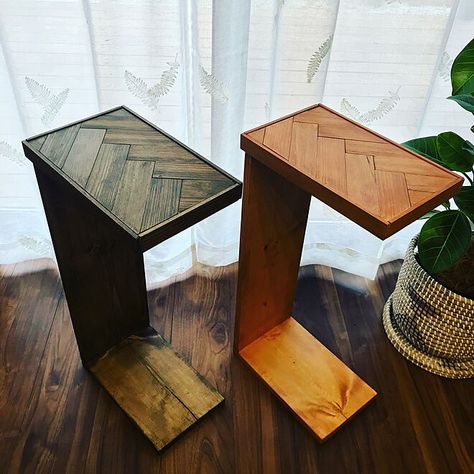 Diy Side Table For Couch, Diy Couch Side Table, Diy Sofa Side Table, Diy C Shaped Side Table, Diy End Tables Easy Living Room, C Table Diy, Diy C Table, C Tables For Couch, Couch Side Table