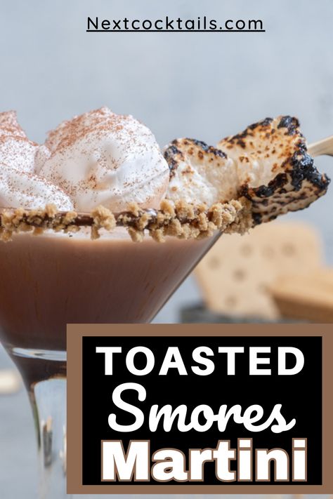 Looking for a fun and unique cocktail recipe that's perfect for a cozy night in? Our Toasted S'mores Martini Recipe is just what you need! Made with a combination of rich decadent ingredients, this cocktail is like a grown-up version of everyone's favorite campfire treat. Get the recipe now and start sipping on your own Toasted S'mores Martinis - it's the perfect way to indulge your sweet tooth! S’mores Cocktail Recipe, S’mores Martini Recipe, S’mores Martini, Smores Martini Recipe, Smores Martini, Warm Winter Cocktails, Marshmallow Smores, Unique Cocktail Recipes, Spiked Hot Chocolate