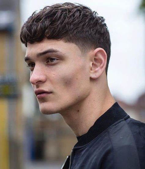 Stylish 2024 Medium Mens Haircuts with Bangs - Find Your Trendy Look Mens Haircuts Thick Hair, Mens Quiff, Haircut Quotes, Very Short Hair Men, Crew Cut Haircut, Haircut Ideas Medium Length, Young Men Haircuts, Quiff Haircut, Buzz Cut Hairstyles