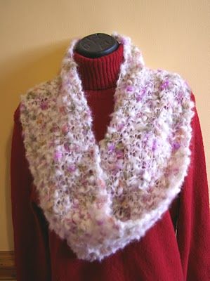 Knit In Your Sleep: Easy Mobius Cowl Scarf Mobius Scarf Knit Pattern, Mobius Scarf, Short Scarves, Sleep Easy, Knitted Necklace, Cowl Knitting Pattern, Cowl Pattern, Cowl Scarf, Knit Cowl