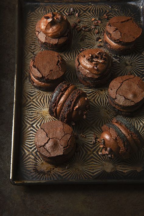 Chocolate brownie bites | Food and Travel Magazine Chocolate Brownies Photography, Elegant Brownies, Molten Brownies, Chocolate Mini Desserts, Fun Brownie Recipes, Chocolate Dessert Bars Recipes, Uk Desserts, Chocolate Brownie Bites, Desserts With Chocolate Chips