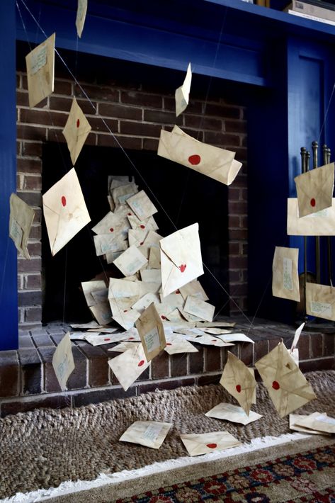 Harry Potter Envelopes Fireplace Diy, Harry Potter Flying Letters Diy, Harry Potter Brick Wall Diy, Harry Potter Envelopes Fireplace, Harry Potter Letters Fireplace, Harry Potter Mantle, Harry Potter Letter Envelope, Harry Potter Yule Ball Aesthetic, Harry Potter Fireplace