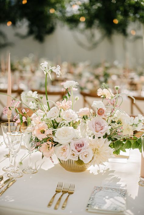 The Cotswolds England, Wedding Reception Tablescapes, Elegant Floral Wedding, Cotswolds England, Light Pink Wedding, Cotswolds Wedding, Have Inspiration, 100 Layer Cake, The Cotswolds