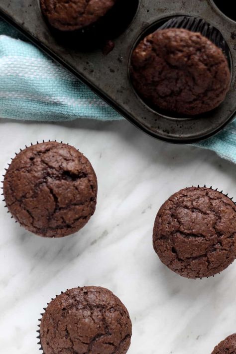 Choc Muffins, Chocolate Peanut Butter Muffins, Healthy Chocolate Muffins, Mini Chocolate Chip Muffins, Crumble Cookie Recipe, Whole Wheat Muffins, Spinach Muffins, Peanut Butter Muffins, Chocolate Muffin Recipe