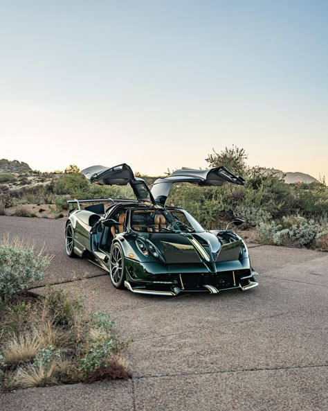 Pagani Huayra Bc Tempesta, Pagani Hyura, Pagani Huayra Bc, Beauty And Beast, Pagani Huayra, Exotic Sports Cars, Super Luxury Cars, Fancy Cars, Pretty Cars