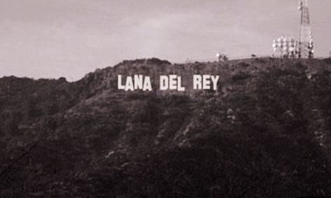 Lana del rey Mac Wallpaper Desktop Lana Del Rey, Lana Del Rey Aesthetic Macbook Wallpaper, Lana Del Ray Macbook Wallpaper, Lana Del Rey Aesthetic Computer Wallpaper, Lana Del Rey Aesthetic Landscape, Lana Del Ray Computer Wallpaper, Lana Computer Wallpaper, Homescreen Wallpaper Computer, Lana Del Rey Keyboard Wallpaper