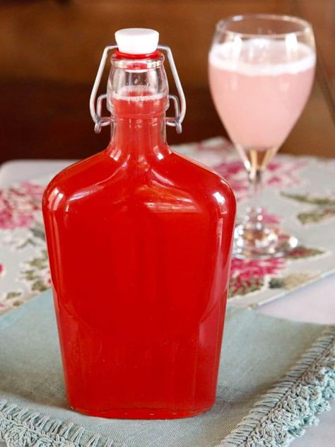 Homemade Rhubarb Syrup - Make a simple syrup infused with springtime rhubarb for use in beverages and cocktails. Cook longer for a thicker syrup for pancakes and waffles. | ToriAvey.com #rhubarb #syrup #simplesyrup #rhubarbsyrup #springtime #springrecipe #cocktail #mocktail #mixology #TorisKitchen Rhubarb Syrup, Canning Ideas, Simple Syrup Recipes, Homemade Syrup, Rhubarb Recipes, Syrup Recipe, Garden Recipes, Sweet Sauce, Jams & Jellies