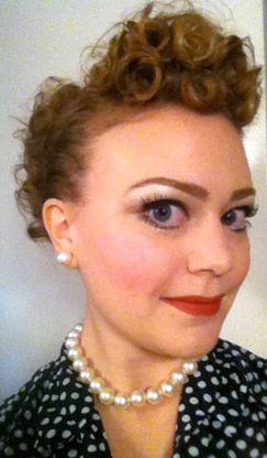 I Love Lucy Hair Tutorial, Ball Hair Tutorial, Lucille Ball Hair, Lucille Ball Costume, Ginger Actresses, Ball Makeup, Poodle Hair, Ball Hair, Ball Aesthetic