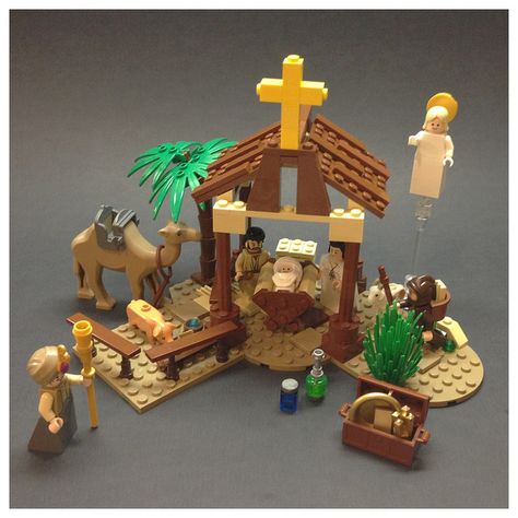 Hey, maybe you and Riley can make one of these for me next year!  <3 Lego Nativity, Lego Crafts, Lego Ornaments, Lego Hacks, Lego Christmas Village, Lego Advent, Lego Winter, Lego Challenge, Lego Club