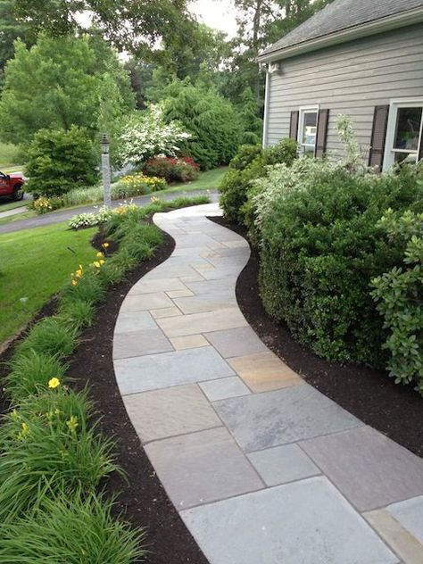 Front Walkway Landscaping, Bluestone Walkway, Side Walkway, Front Yard Walkway, Gravel Walkway, Flagstone Walkway, Cheap Landscaping Ideas, Backyard Walkway, Walkway Landscaping