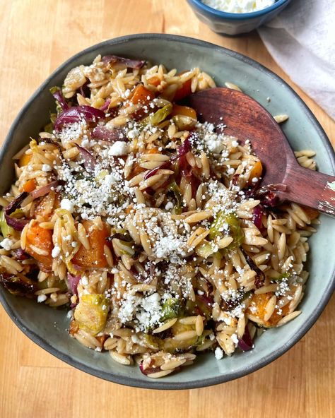 Harvest Orzo Salad One Balanced Life, Thanksgiving Orzo Salad, Orzo Vegetable Salad, Harvest Orzo Salad, Winter Orzo Salad Recipes, Fall Orzo Salad, Orzo Recipes Salad, Thanksgiving Pasta Salad, Cold Orzo Pasta Salad