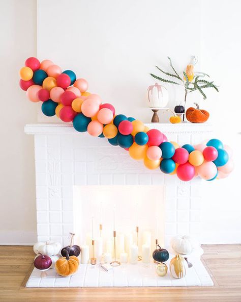 10 DIY Halloween Decor Ideas - Inspired By This Mantle Makeover, Manualidades Halloween, Fabulous Fall, Mantle Decor, How To Decorate, Unicorn Party, Diy Halloween Decorations, Party Planner, Lauren Conrad