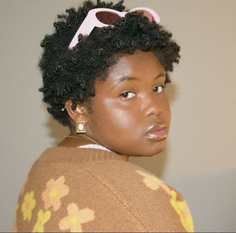 Black Faces Reference, Headshot Plus Size, Diverse Face References, Female Afro Hairstyles, Enby Face Claim, Black People Reference, Black Woman Reference, Chubby Face Reference, Black Person Reference