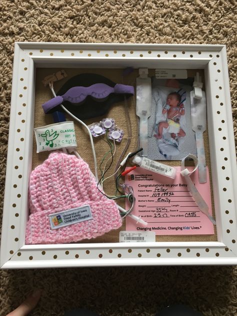 Baby Girl Room Decorating Ideas, Newborn Shadow Box, Girl Nursery Diy, Baby Room Pictures, Baby Shadow Box, Baby Keepsakes