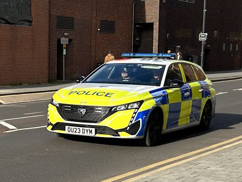 Thames Valley Police • OU23DYM British Police Cars, British Police, Emergency Vehicles, Police Cars, Cars, Vehicles, Quick Saves