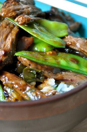 16 Pioneer Woman Recipes You Can Make in 16 Minutes via pioneer snowpeabeef ONCE UPON A RECIPE BEEF WITH SNOW PEAS@PureWow Beef With Snow Peas, Pioneer Woman Recipes Dinner, Seitan Recipe, Quick Beef Recipes, Ree Drummond Recipes, Snow Pea, Asian Beef, Grilled Fruit, Roast Beef Recipes