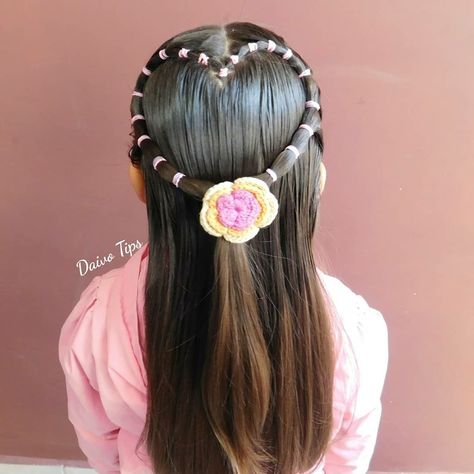 Peinado en forma de corazón con ligas.  Peinado para San Valentín Heart Hairstyles, Heart Hairstyle, Half French Braids, Selena Quintanilla Birthday, Heart Hair, Girls Braids, Kids Styles