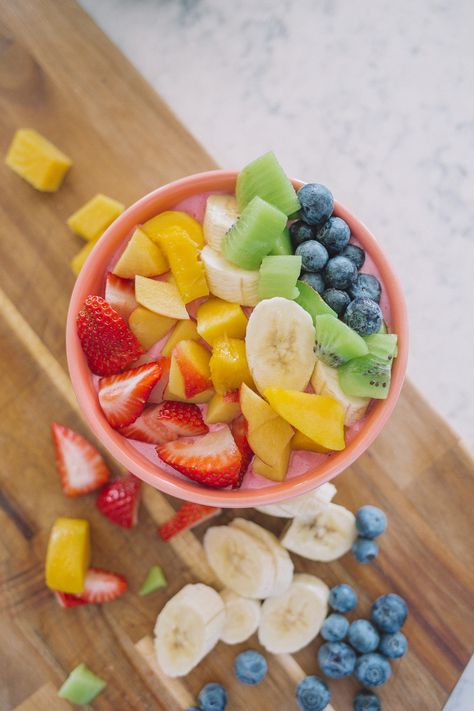 Rainbow Smoothie Bowl - Simply J & K    #Smoothie #FruitBowl #SmoothieBowl #AcaiBowl #HealthyBreakfast #HealthyRecipe #FruitRecipes Rainbow Smoothie, Smoothie Bowl Recipe, Healthy Benefits, Smoothie Bowls, Bento Boxes, Smoothie Ingredients, Smoothie Drinks, Instagram Worthy, Fruit Smoothies