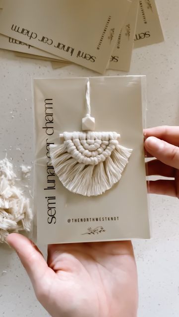 Christmas Ornament Packaging, Macrame Logo Design Ideas, Macrame Branding, Macrame Packaging Ideas, Macrame Souvenir, Macrame Packaging, Diy Souvenirs, Souvenir Ideas, Knot Macrame