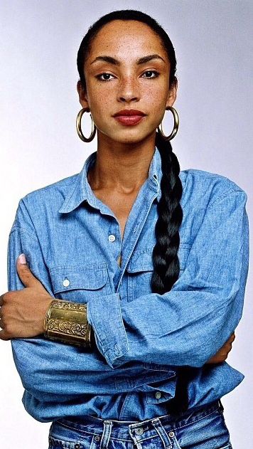 Sadé ❤️ Pola Jaket, The Jazz Singer, Sade Adu, Double Denim Looks, Quiet Storm, Canadian Tuxedo, Lauren Hutton, Denim Outfits, Tilda Swinton