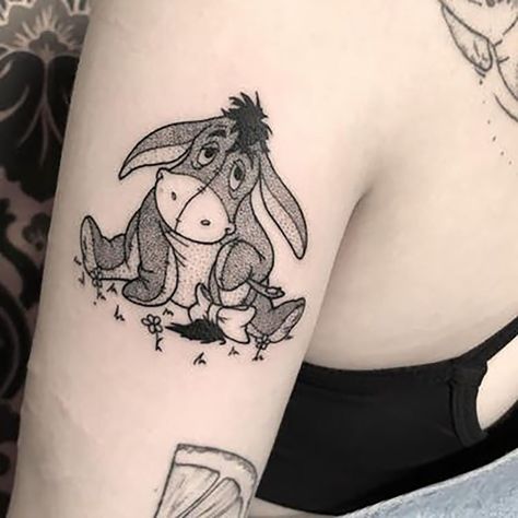 Eeyore Tattoo, Winnie The Pooh Tattoos, Disney Sleeve Tattoos, Small Tattoos Simple, Geniale Tattoos, Cute Tiny Tattoos, Make Tattoo, Desenho Tattoo, Friend Tattoos