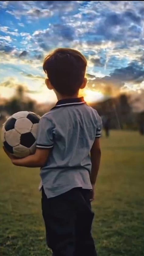 Soccer Photoshoot Ideas Kids, Kids Soccer Pictures, Toddler Birthday Pictures, Soccer Photography Poses, Sports Shoot, Cheer Fundraiser, Soccer Shoot, Soccer Training Workout, Soccer Photo