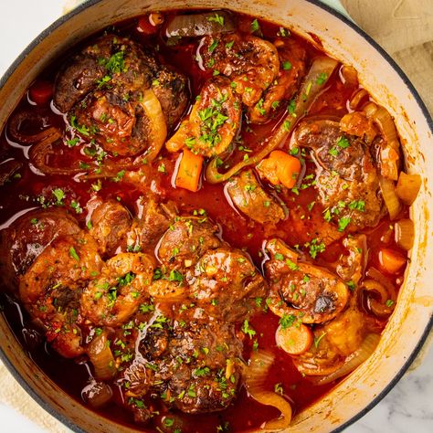 This recipe for braised beef shank in a deliciously rich sauce produces the most tender beef you will ever try! These absolutely mouth-watering ossobuco beef shanks are slow-cooked, full of flavor, and super easy to make for any home cook. Beef Shank Soup, Beef Shank Stew, Braised Beef Shank, Beef Shank Recipe, Braised Beef Recipes, Beef Shanks, Beef Shank, Diner Recipes, Crockpot Recipes Beef