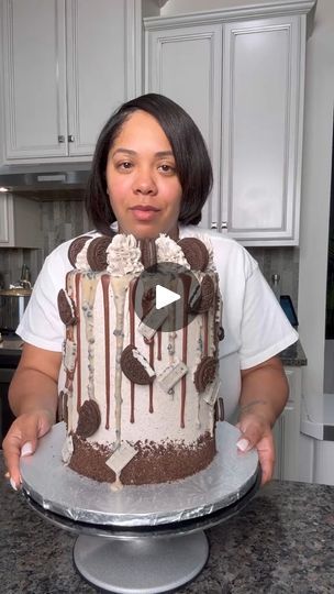 Kake making Kimmy! This oreo overload cake was fun to make n thats why its DONT BOOK ME! Lol #kimmyskrea | Kake making Kimmy! This oreo overload cake was fun to make n thats why its DONT BOOK ME! Lol #kimmyskrea | By The Krimmy foods | Let's make a cookies and cream
Oreo overloaded cake. Yes all that. Cake guts with cake
gutting. So for this cake of course we need Oreos. I might
or might not have dabbled a little bit in them. My craving
for breastfeeding has been Oreos lately. Take about two
sleeves out and crush them up chunky like me. So they could
go into the cake batter. And yes yes I'm using box mix. For
a box was I add four eggs instead of three. I add oil and
I add milk instead of water. And then of course a vanilla
bean jelly does. So some people add melted butter but once you
put Oreo Birthday Cake, Book Me, Cake Batter, Cookies And Cream, Vanilla Bean, Melted Butter, The Heat, Oreo, Jelly