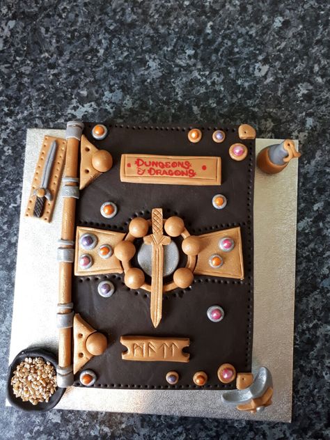 Dungeons and Dragons Cake Dnd Birthday Cakes, Dungeon And Dragons Cake Ideas, Dungeons And Dragons Cakes, Dnd Cupcakes, Dnd Birthday Party, Dungeons And Dragons Party Ideas, Dnd Cake, Dungeons And Dragons Cake, Fandom Cakes