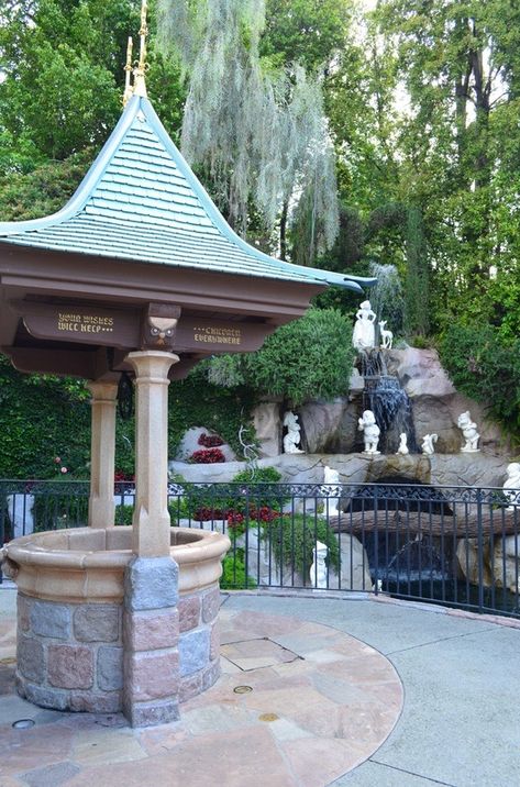 Wishing well at Disneyland near Sleeping Beauty‘s Castle and across from Snow White Grotto Snow White Wishing Well, Snow White Castle, Storybook Land, Snow White Wedding, Wishing Well Wedding, Wishing Wells, Proposal Pictures, Canal Boats, Snow White Birthday