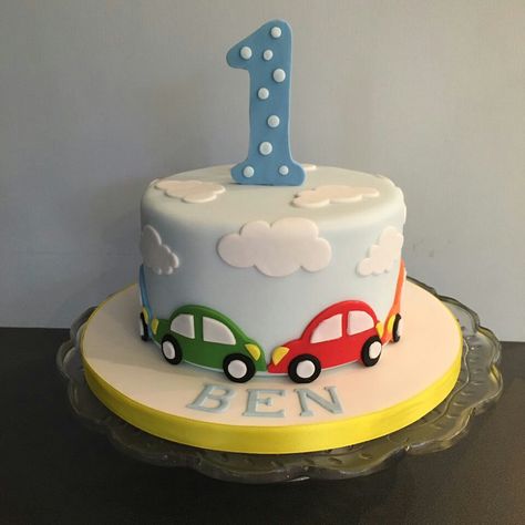 Car First Birthday Cake, Car Cake Decoration, Birthday Cake One Year Old Boy, Birthday Cake Cars Boy, Birthday Cake Car Theme, Easy Car Cake, Birthday Cake With Cars, Car Cake Designs For Kids, Car Theme Cake Boys