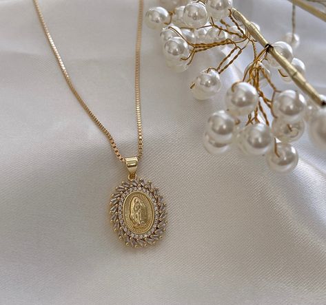 Virgin Mary Necklace, Mother Mary Necklace, Religious Necklace, Collar Virgen de Guadalupe, 18k Gold Filled Necklace, Wedding Necklace Mother Mary Necklace, Guadalupe Necklace, Mary Necklace, Virgin Mary Necklace, Y2k Necklace, Pretty Jewelry Necklaces, Horoscope Necklace, Necklace Collar, Gold Filled Necklace