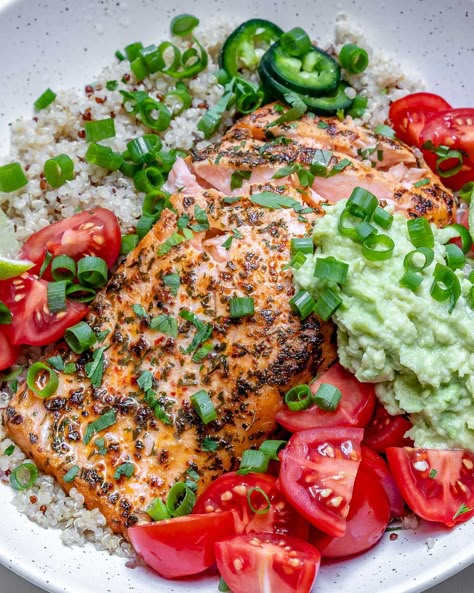 Garlic Herb Salmon Bowls for Clean Eats and Meal Prep! | Clean Food Crush Garlic Herb Salmon, Salmon Bowls, Herb Salmon, Salmon Bowl, Dried Basil, Clean Food Crush, Food Crush, Clean Food, Garlic Herb