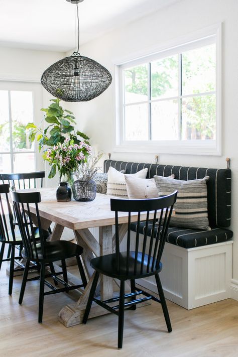 A Dining Nook Worthy of Morning Coffee - Town & Country Living Kitchen Dining Room Combo, Farmhouse Style Dining Room, Banquette Seating In Kitchen, Living Room Dining Room Combo, New House - Kitchen, Dining Room Combo, Kitchen Benches, Kitchen Nook, Dining Nook