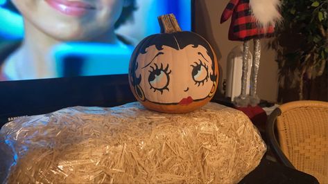 Handpainted betty ❤️ happy halloween 🎃 Betty Boop Pumpkin Painting, Betty Boop Pumpkin, Painting Pumpkin, Pumpkin Designs, Halloween Pumpkin Designs, Halloween Pumpkins Painted, Spooky Szn, Funny Pumpkins, Pumpkin Ideas