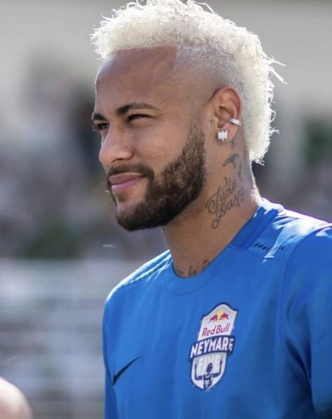 Neymar Jr Hairstyle, Neymar Hot, Men Fade Haircut Short, Myke Towers, Neymar Brazil, Neymar Football, Ronaldo Real Madrid, Ronaldo Real, Mens Fade